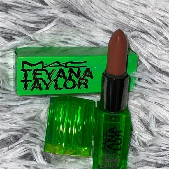 MAC Cosmetics Teyana Taylor lipstick I have a man - Picture 8 of 14